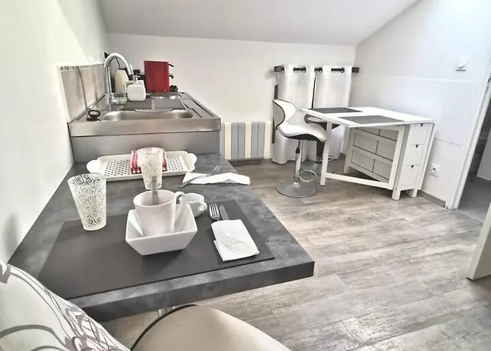 Neuf Garance 35 M2 Salin De Giraud شقة